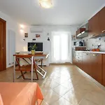 Zizi House