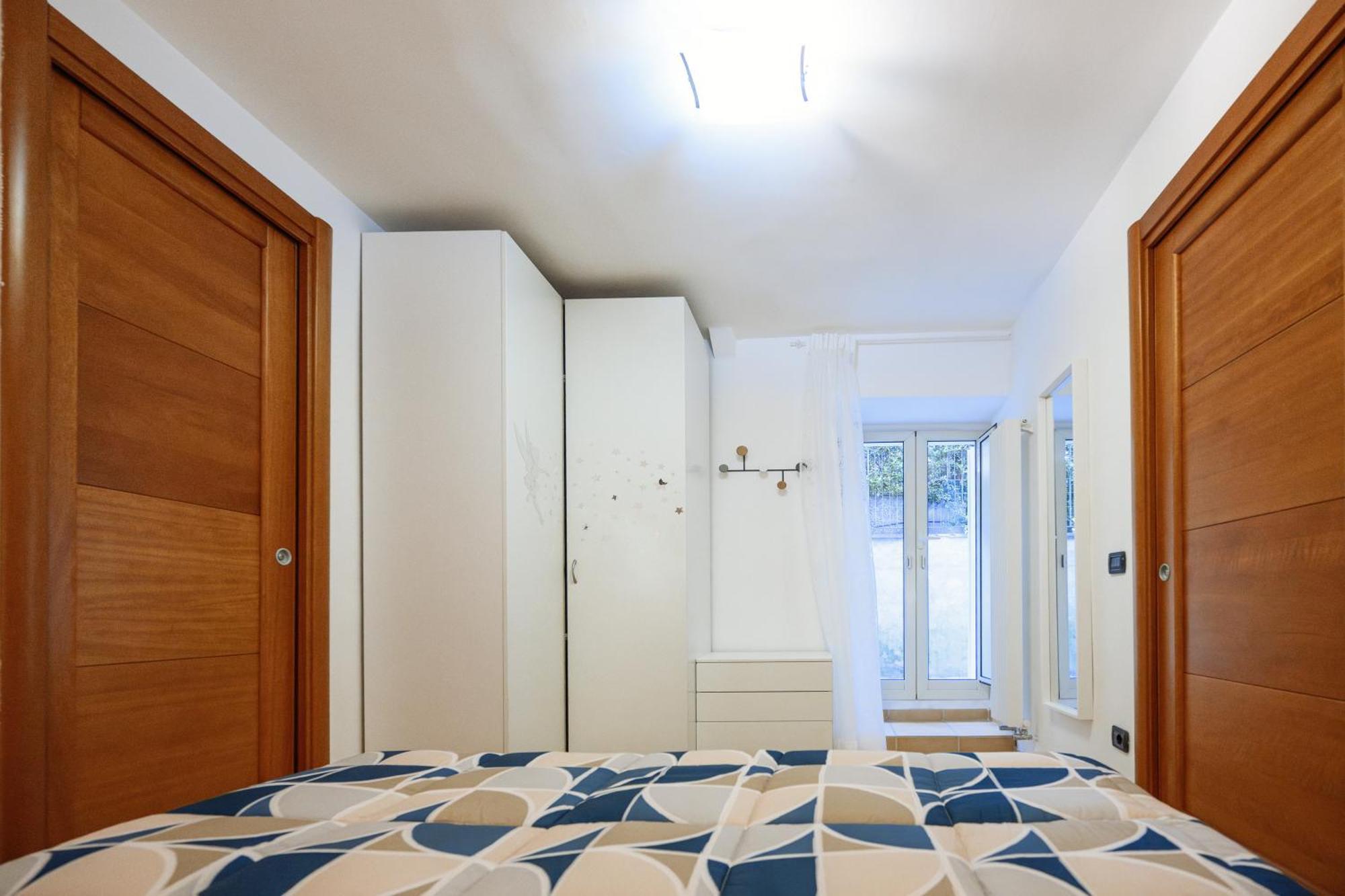 Zizi House Rom